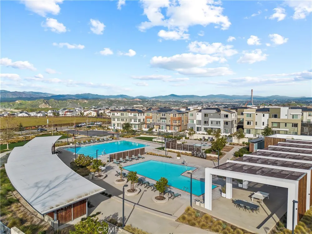 27013 Hummingbird Lane Valencia, CA 91381