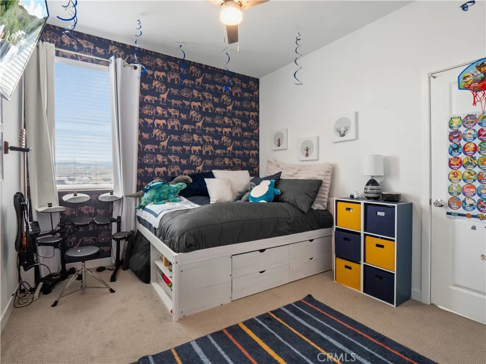 27013 Hummingbird Lane Valencia, CA 91381