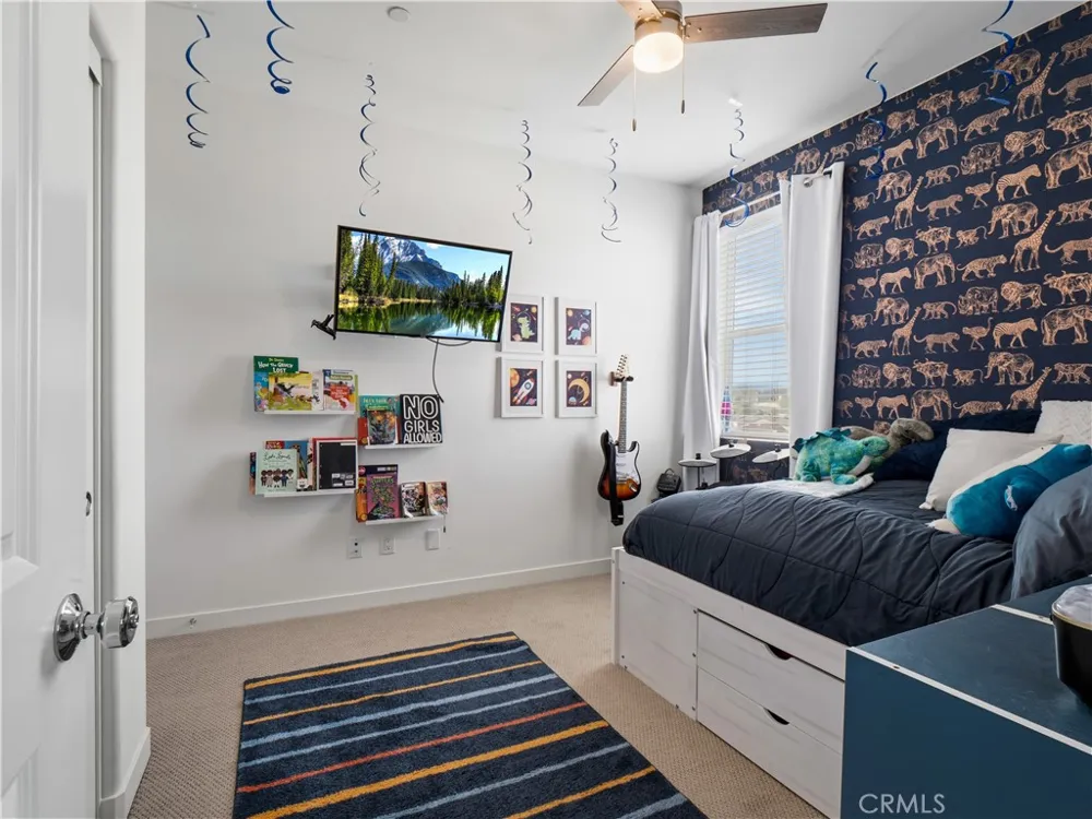 27013 Hummingbird Lane Valencia, CA 91381