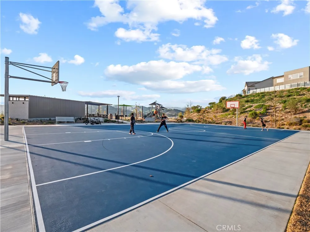 27013 Hummingbird Lane Valencia, CA 91381
