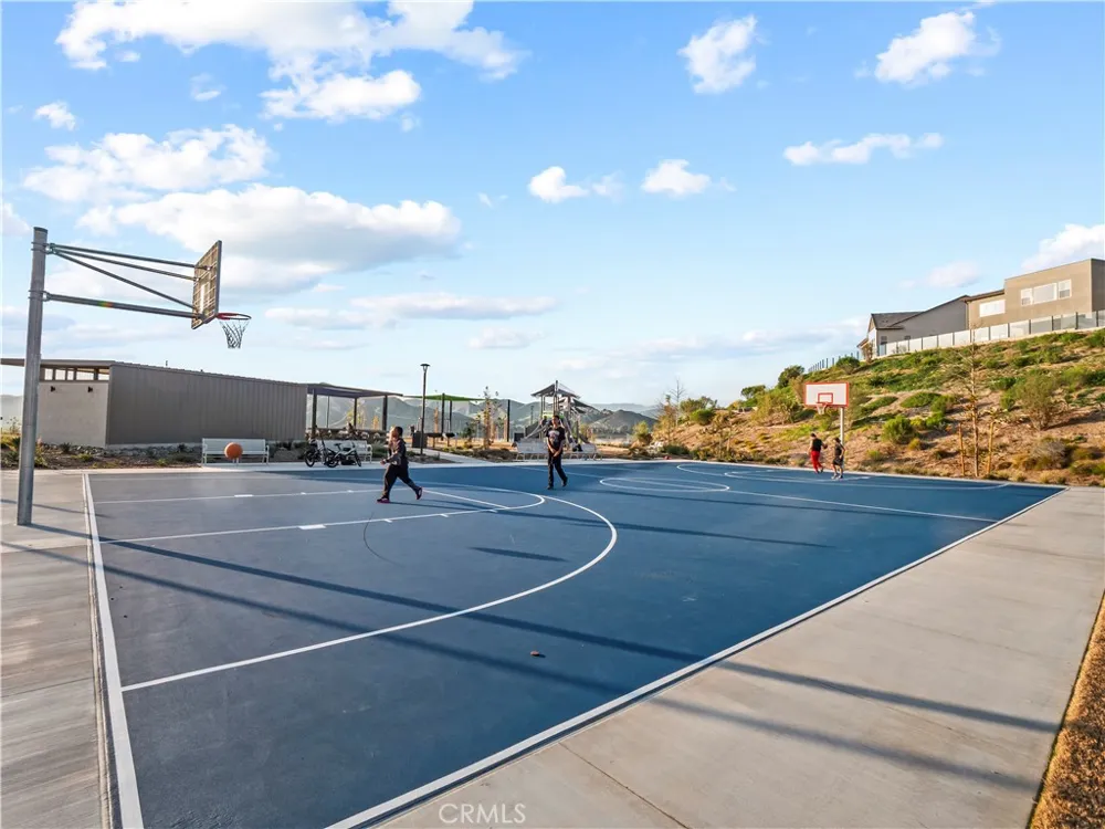 27013 Hummingbird Lane Valencia, CA 91381