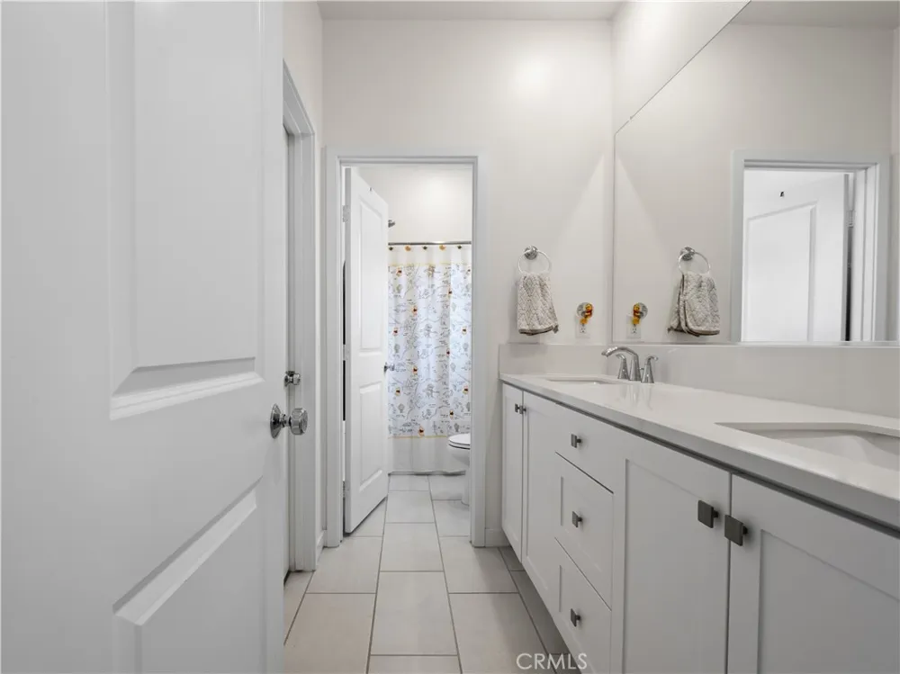 27013 Hummingbird Lane Valencia, CA 91381