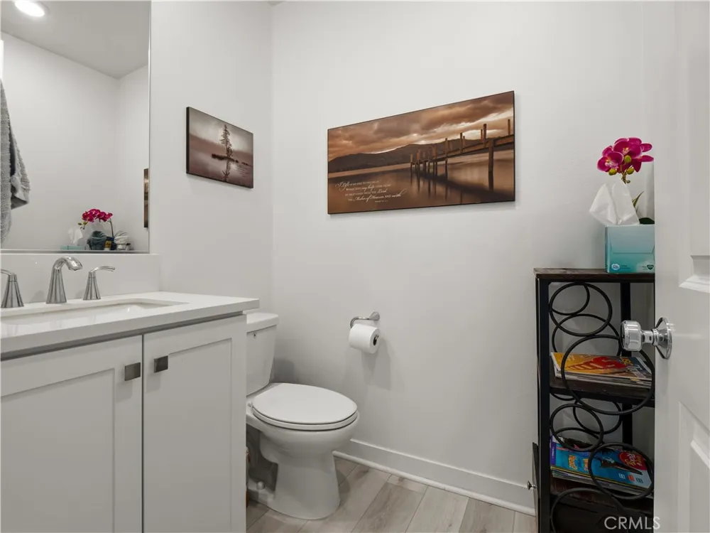 27013 Hummingbird Lane Valencia, CA 91381