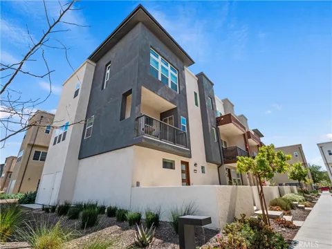 27013 Hummingbird Lane
