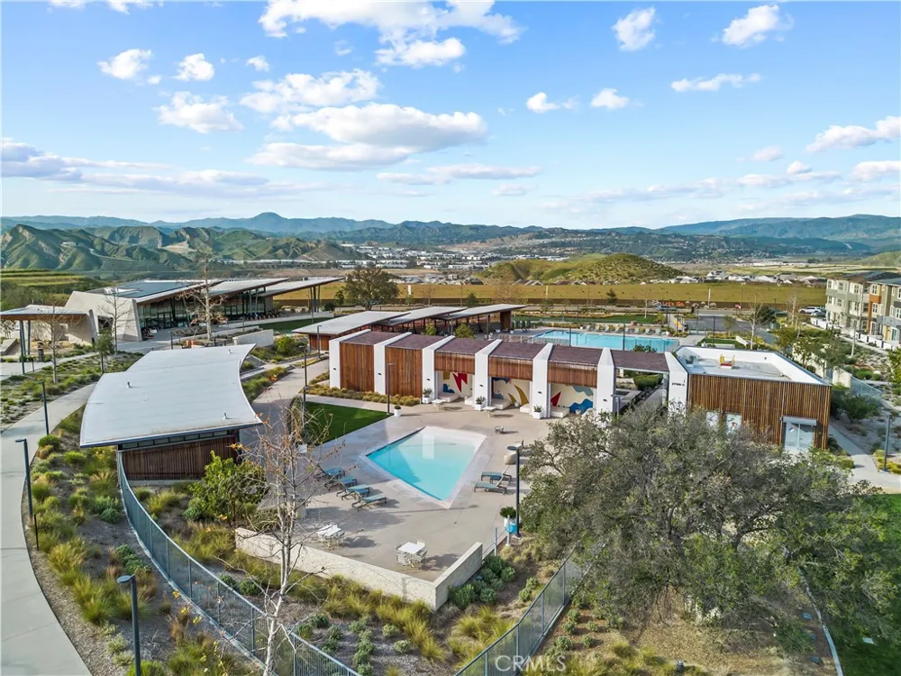27013 Hummingbird Lane Valencia, CA 91381