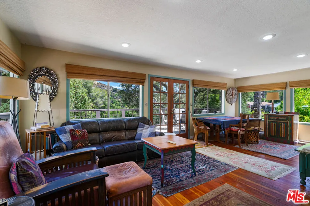 363 S Topanga Canyon Boulevard Topanga, CA 90290