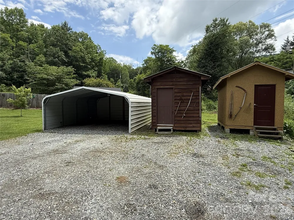 4126 & 4128 Pumpkintown Road Sylva, NC 28779
