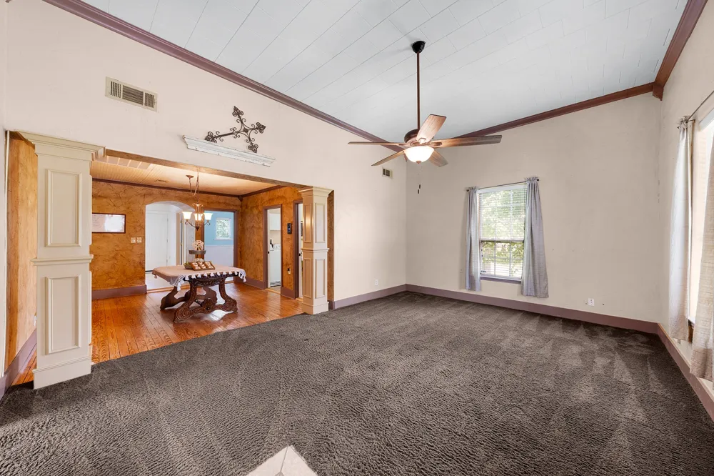 1301 Locust Street Commerce, TX 75428