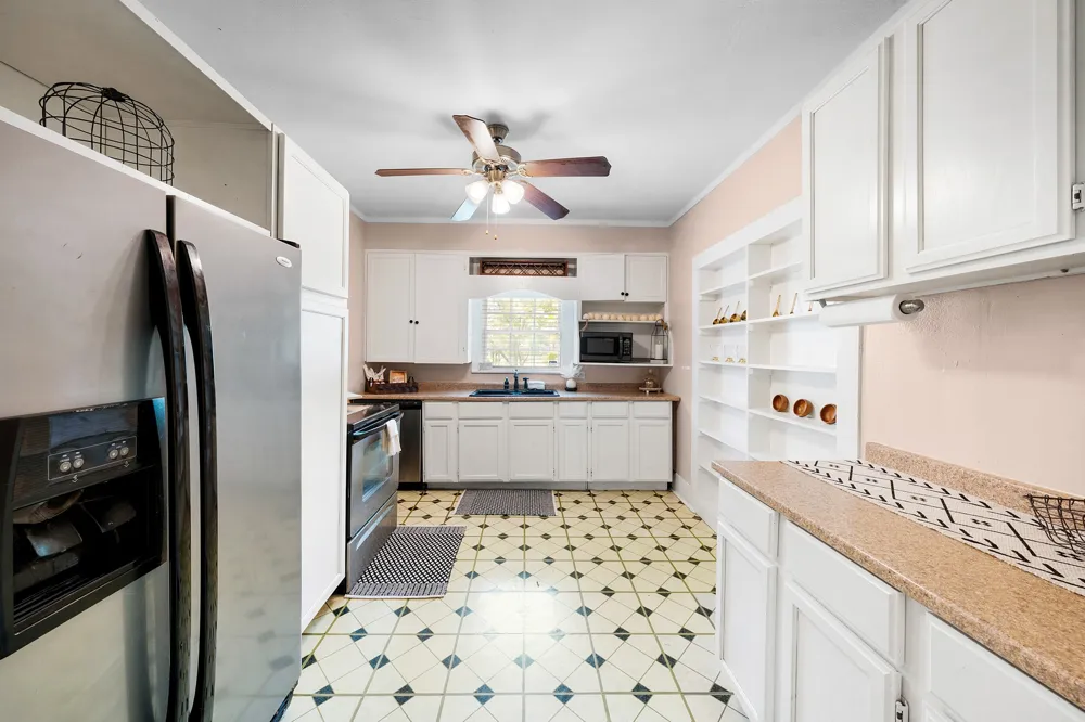 1301 Locust Street Commerce, TX 75428
