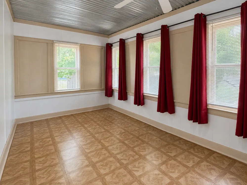 1301 Locust Street Commerce, TX 75428