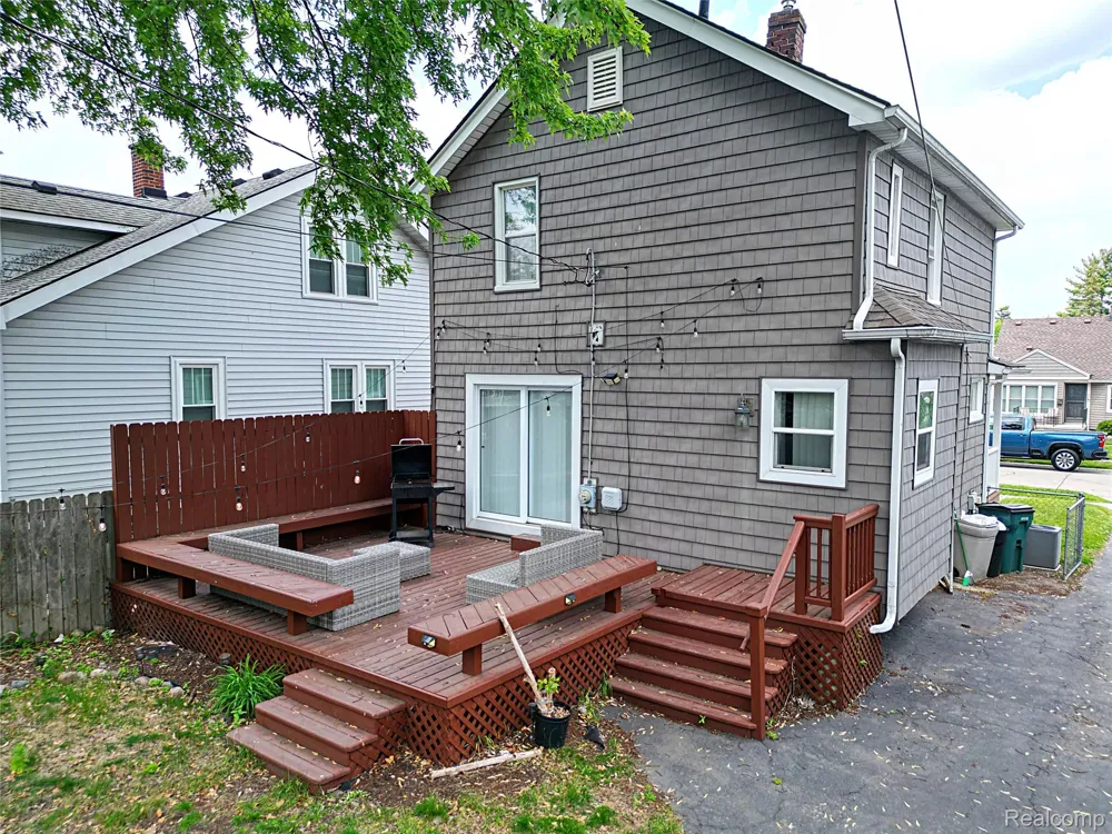 1149 Cambridge Road Berkley City, MI 48072