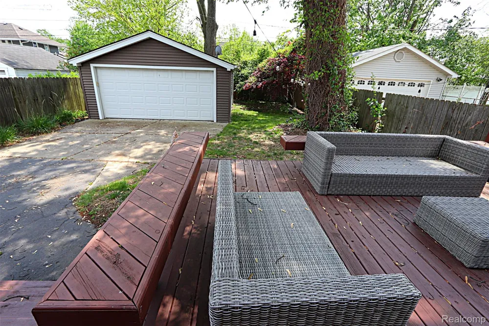 1149 Cambridge Road Berkley City, MI 48072
