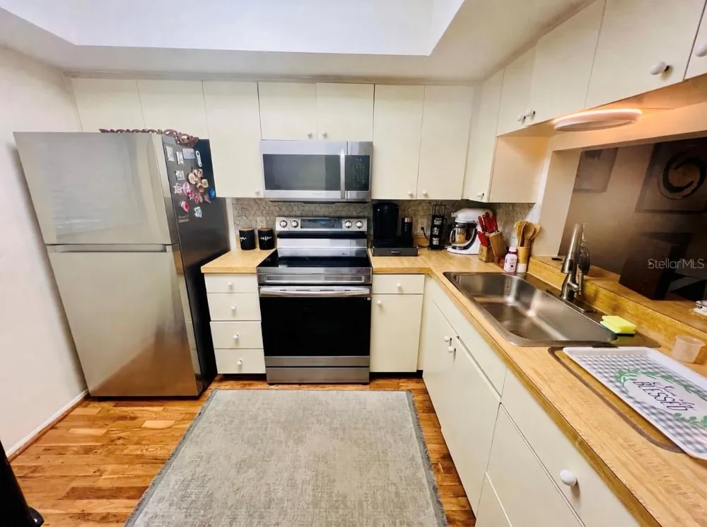 3032 EASTLAND BOULEVARD #B202 Clearwater, FL 33761