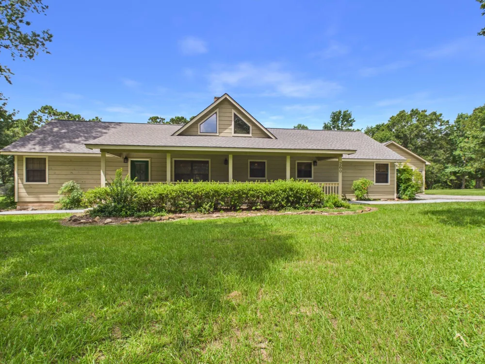 260 W West Ridge Drive Coldspring, TX 77331