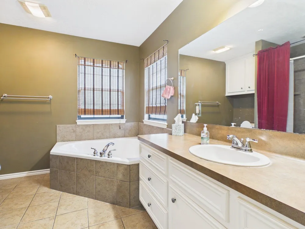 260 W West Ridge Drive Coldspring, TX 77331