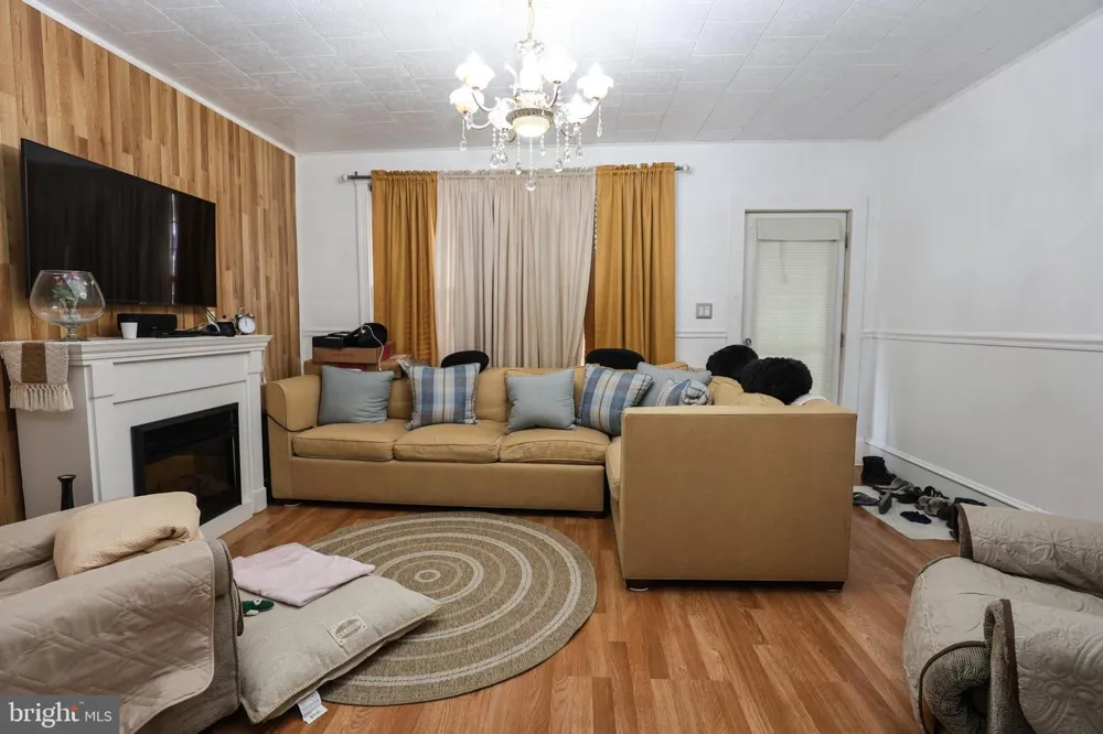 300 S 2ND STREET Saint Clair, PA 17970