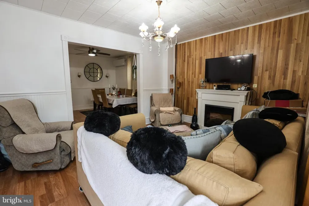 300 S 2ND STREET Saint Clair, PA 17970