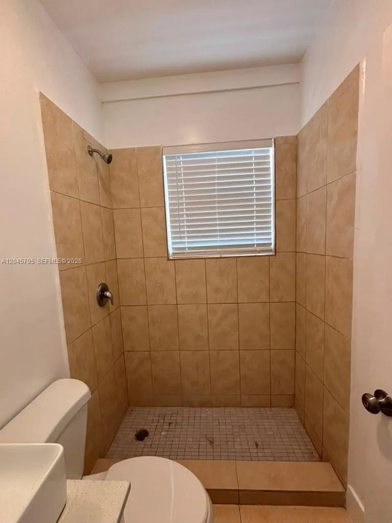 1051 NW 2nd St #15 Miami, FL 33128