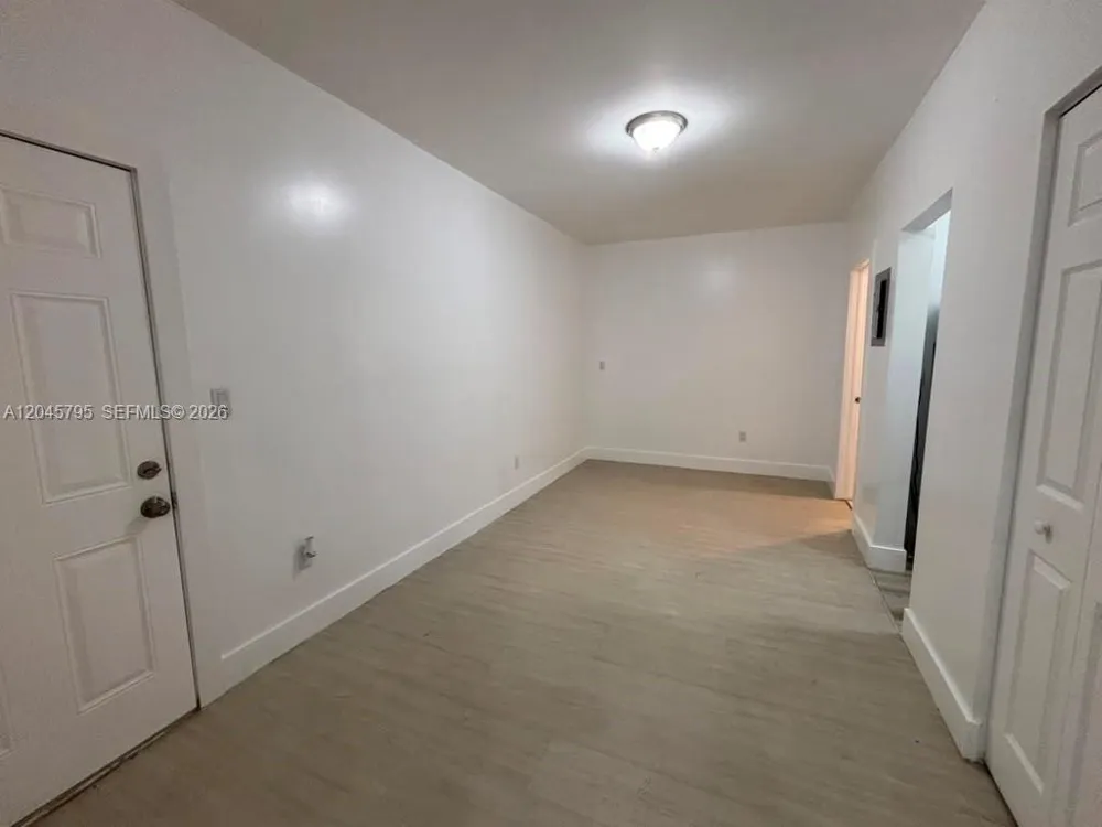 1051 NW 2nd St #15 Miami, FL 33128