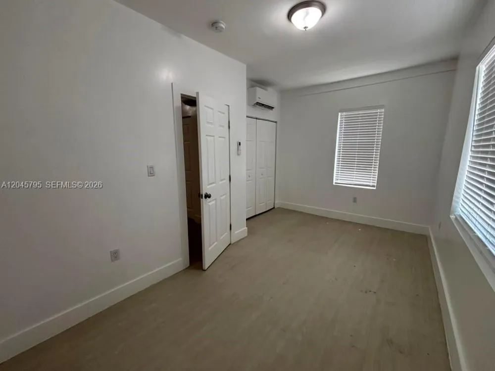 1051 NW 2nd St #15 Miami, FL 33128