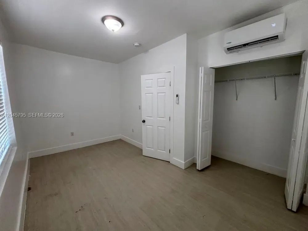 1051 NW 2nd St #15 Miami, FL 33128