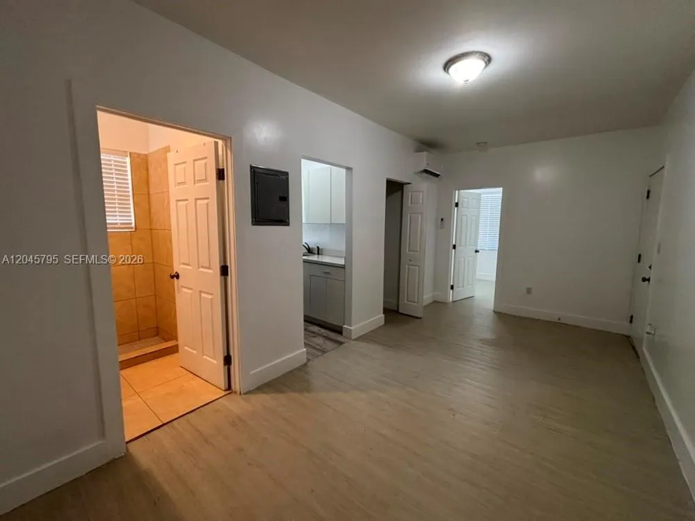 1051 NW 2nd St #15 Miami, FL 33128