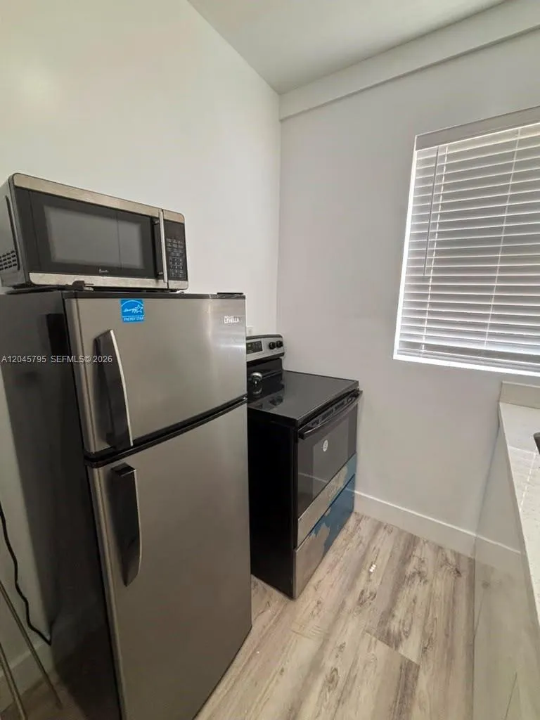 1051 NW 2nd St #15 Miami, FL 33128