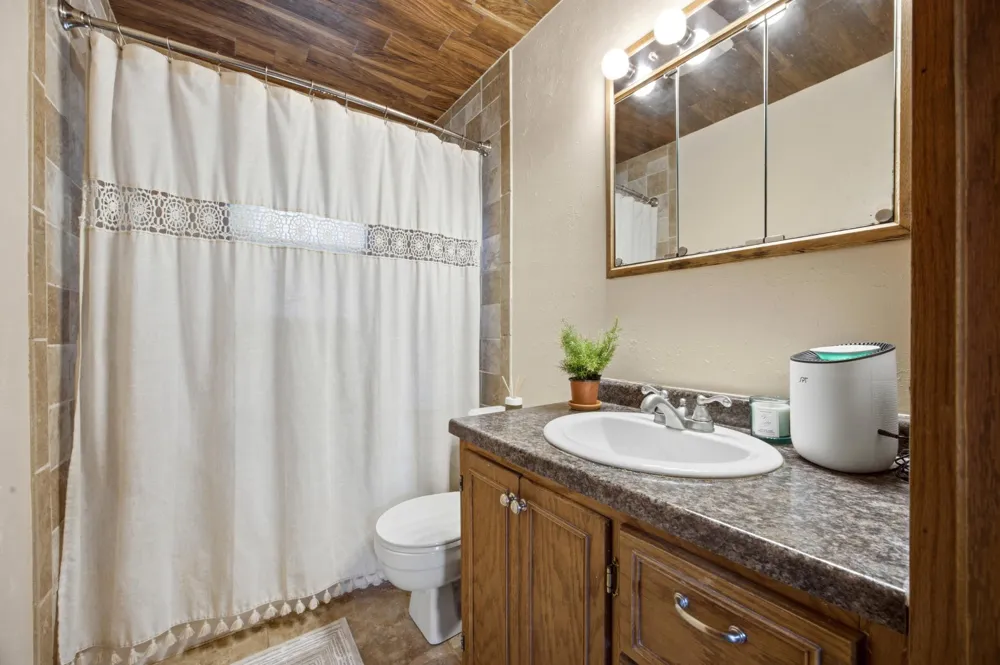 1221 Roosevelt Avenue Detroit Lakes, MN 56501