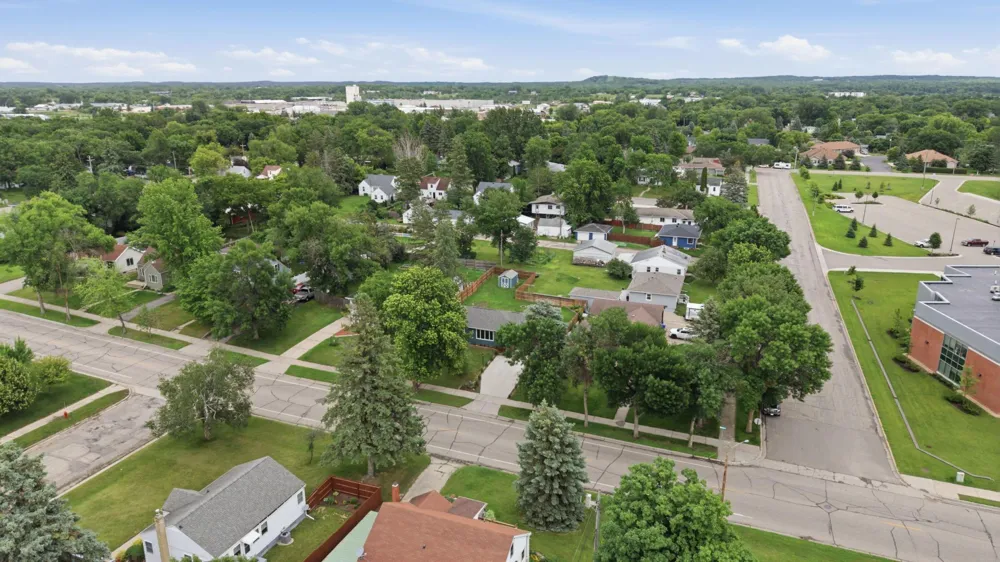 1221 Roosevelt Avenue Detroit Lakes, MN 56501