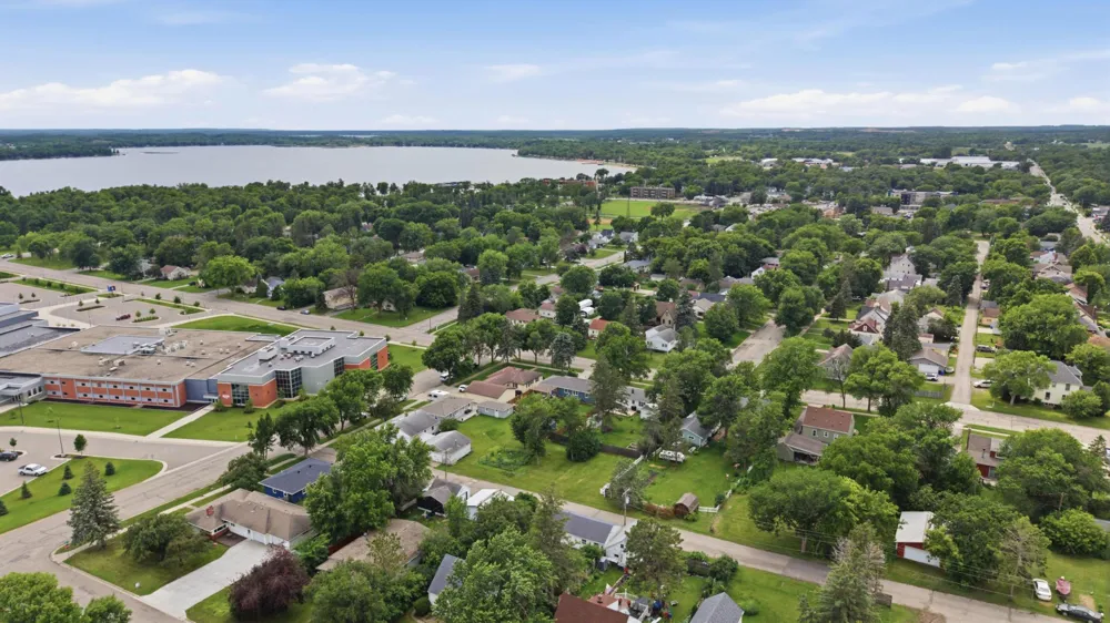 1221 Roosevelt Avenue Detroit Lakes, MN 56501