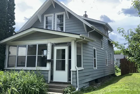 3642 Van Buren Street NE