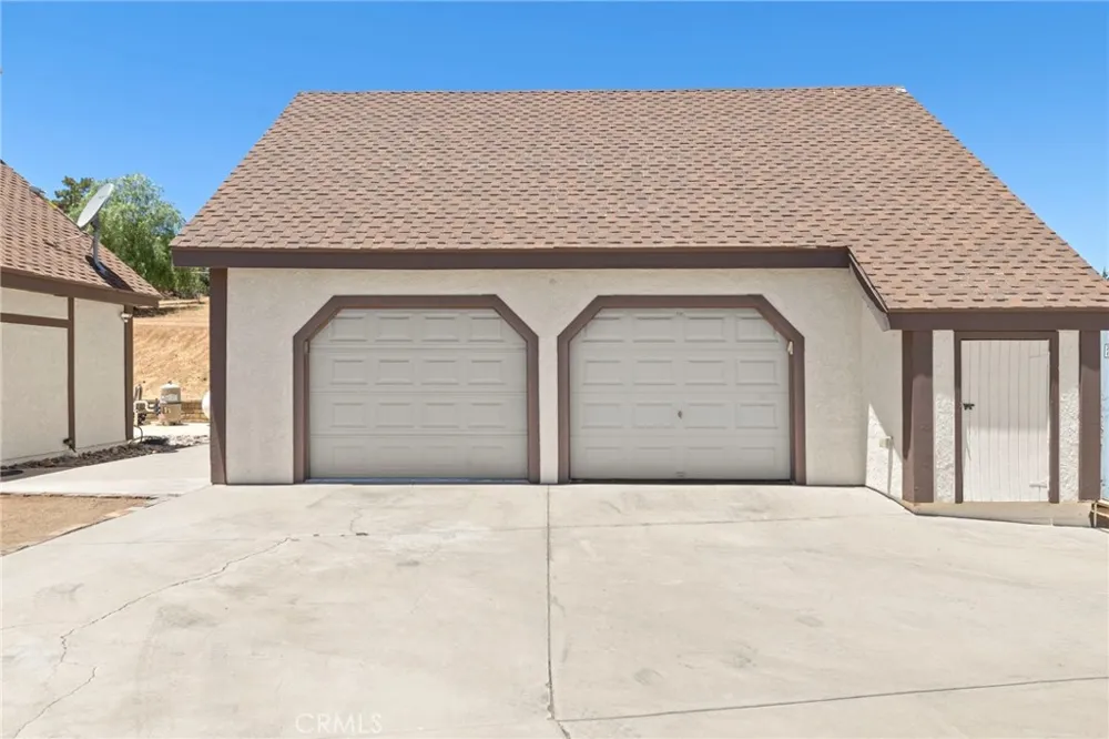 33923 53rd St W Acton, CA 93510