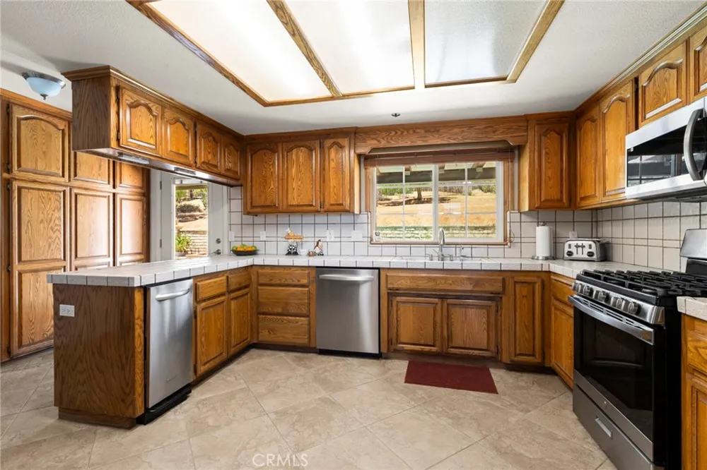 33923 53rd St W Acton, CA 93510