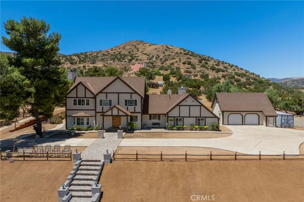 33923 53rd St W Acton, CA 93510