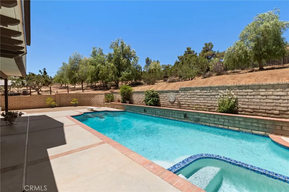 33923 53rd St W Acton, CA 93510