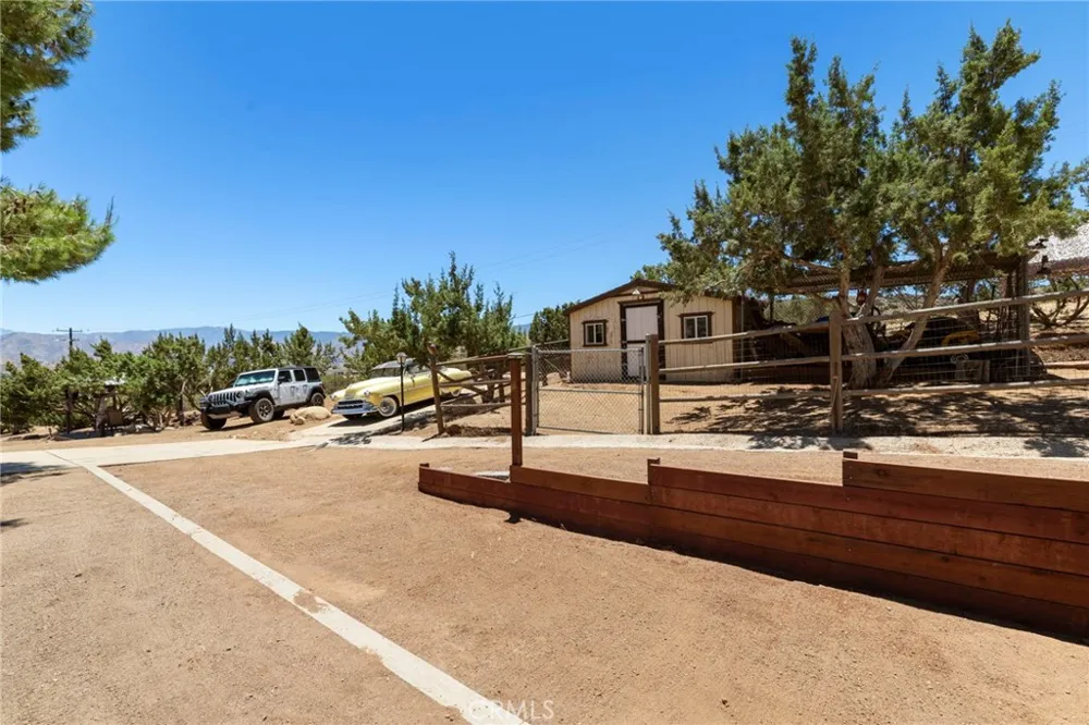 33923 53rd St W Acton, CA 93510
