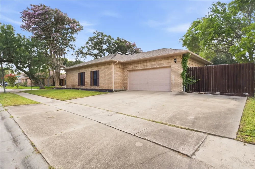 4501 Stony Creek Drive Corpus Christi, TX 78413