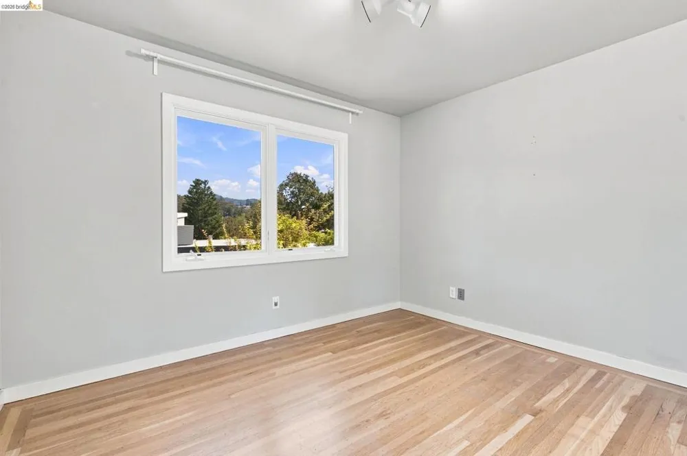 26 Dudley Ct Piedmont, CA 94611