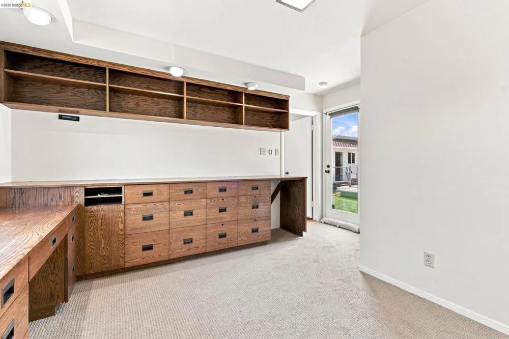 26 Dudley Ct Piedmont, CA 94611