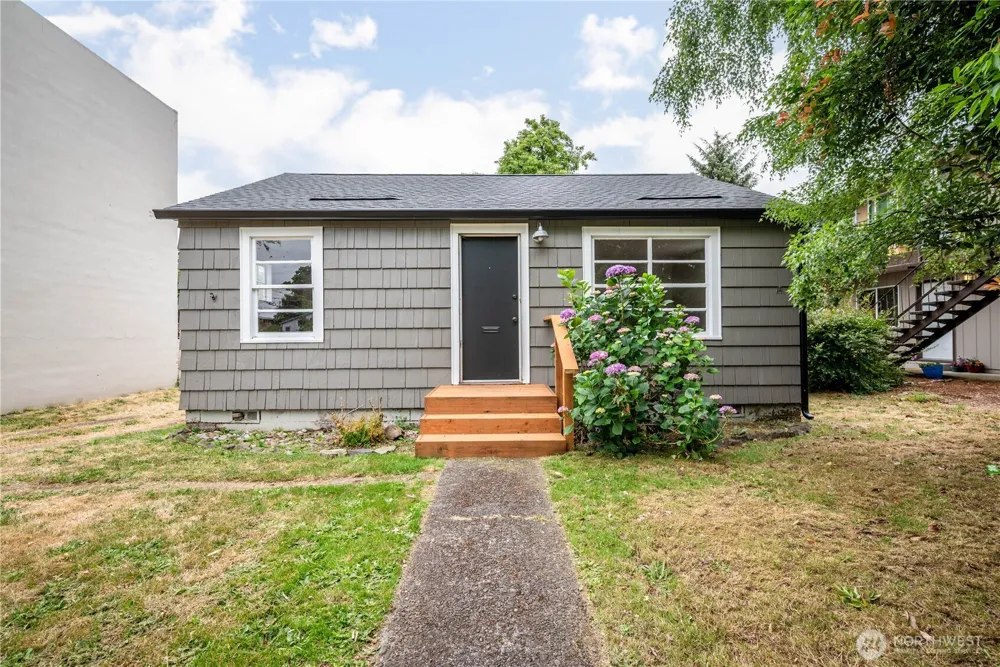 1158 10th Avenue Longview, WA 98632