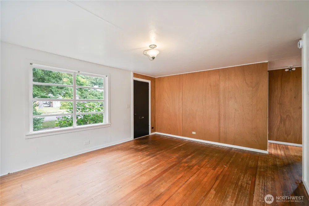 1158 10th Avenue Longview, WA 98632