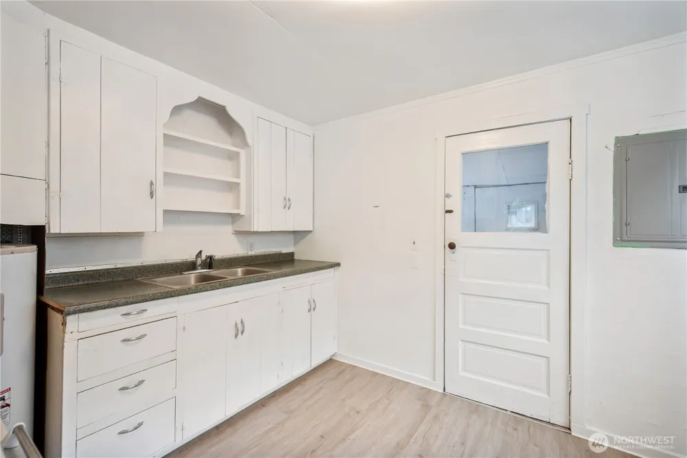 1158 10th Avenue Longview, WA 98632