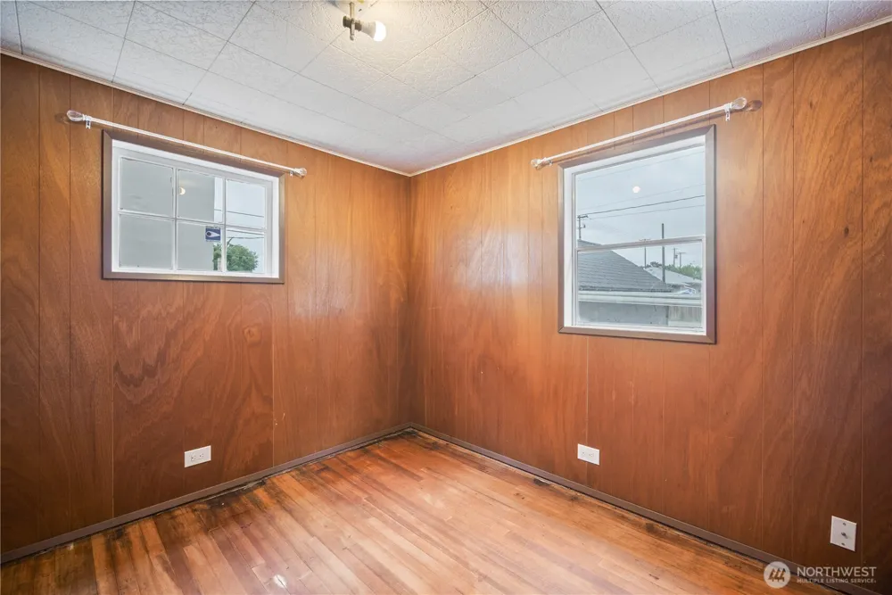 1158 10th Avenue Longview, WA 98632
