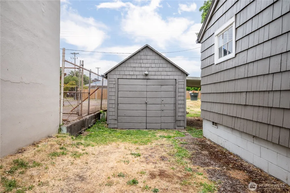 1158 10th Avenue Longview, WA 98632