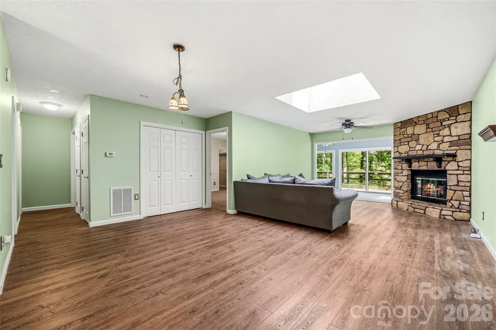 27 Unity Court Etowah, NC 28729