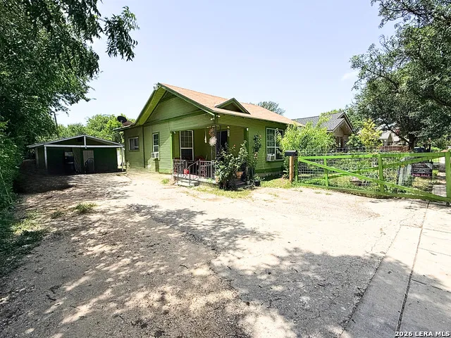 1110 W Lynwood Ave San Antonio, TX 78201