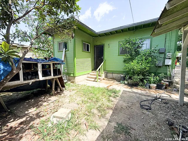1110 W Lynwood Ave San Antonio, TX 78201