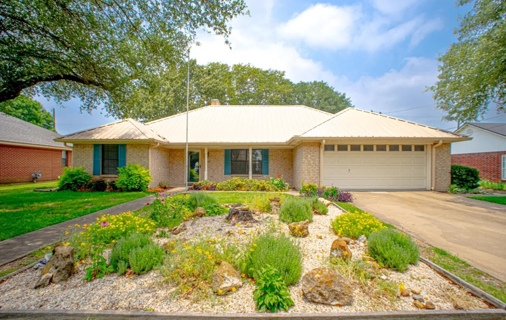 812 Crestline Drive Mexia, TX 76667
