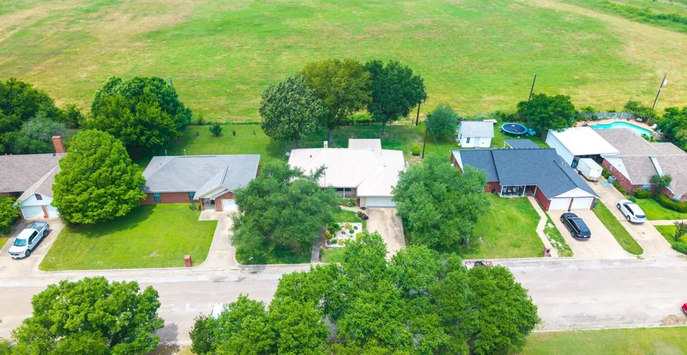 812 Crestline Drive Mexia, TX 76667