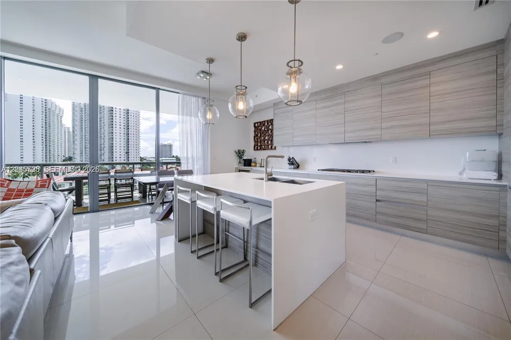 3250 NE 188th St #606 Aventura, FL 33180